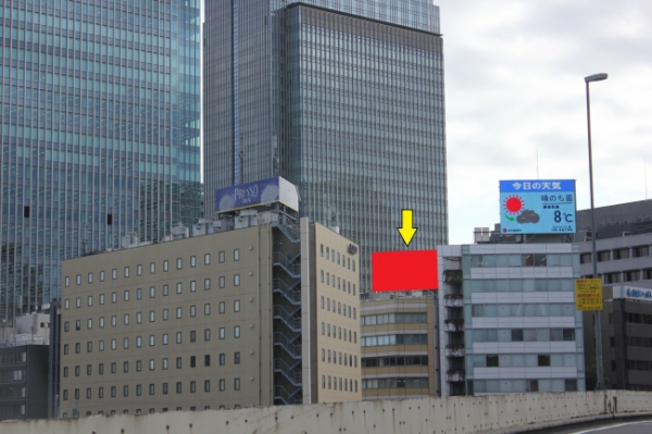 首都高速環状線外回り面対象の屋外広告