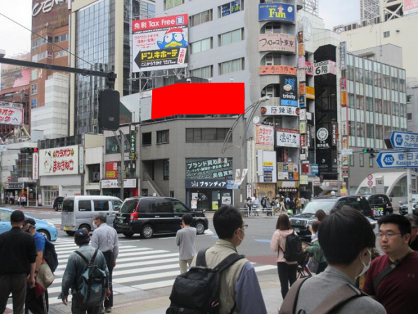 上野広小路交差点の屋外広告